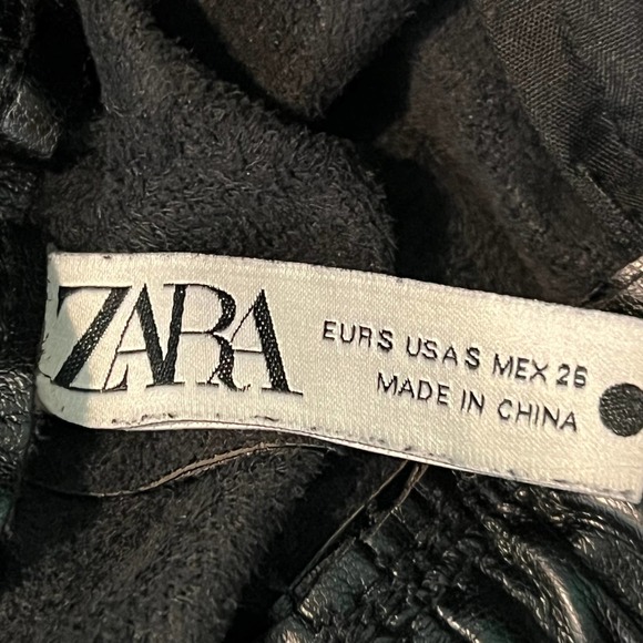 Zara Black Faux Leather Cargo Pocket Pants - Picture 4 of 4